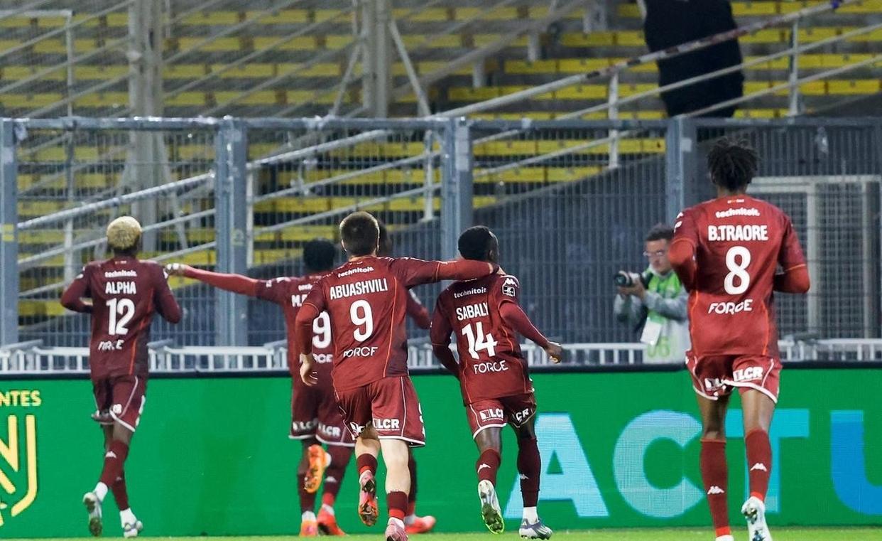 亚冠倒计时，拉齐奥转会期调整名单，细节引发关注，赛场秩序良好，赛程密集仍需轮换的简单介绍